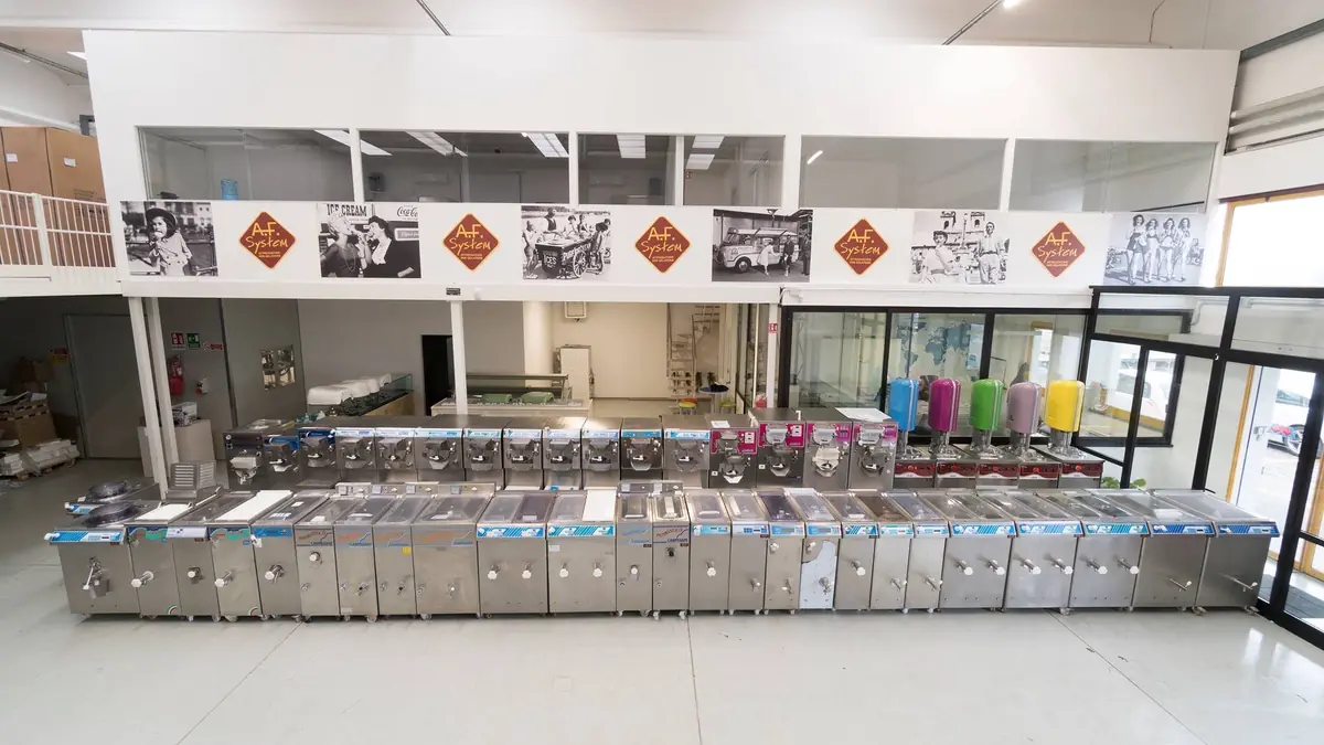 Showroom A.F. System con mantecatori e pastorizzatori esposti